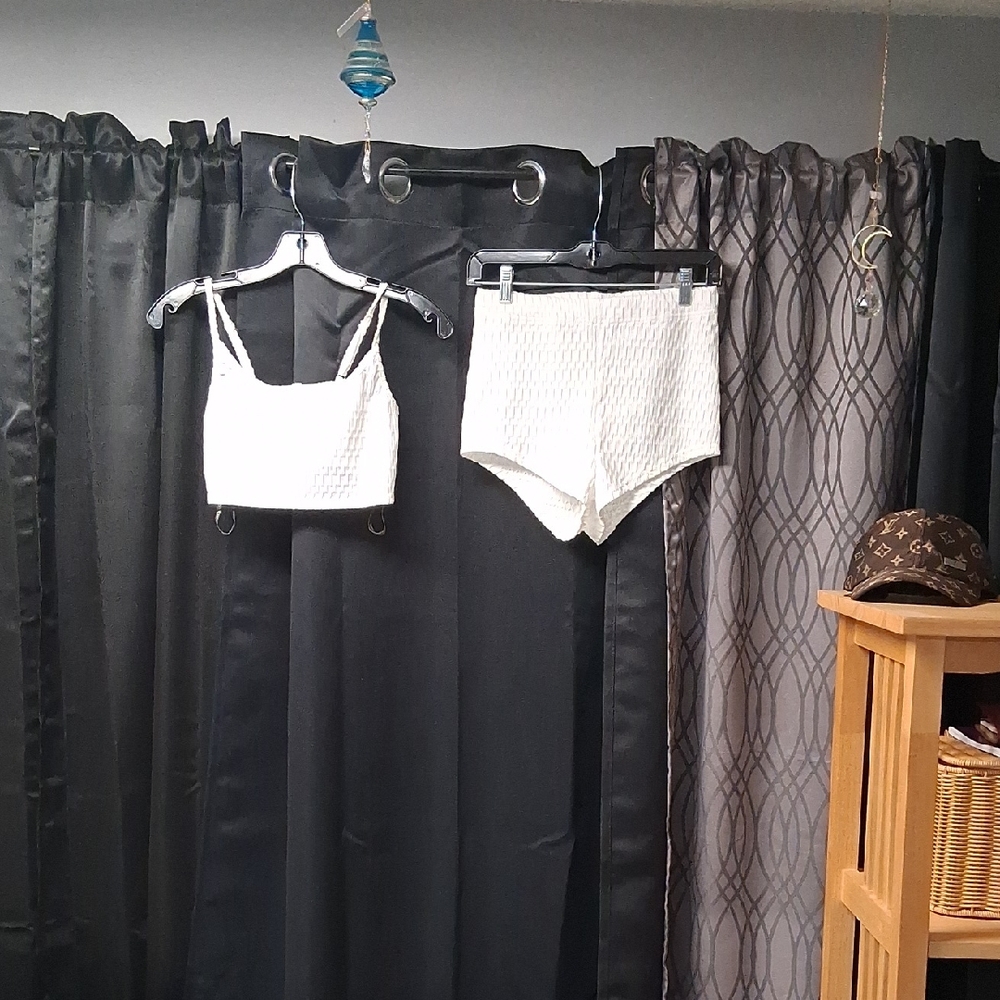 Hot & Delicious White Women Shorts